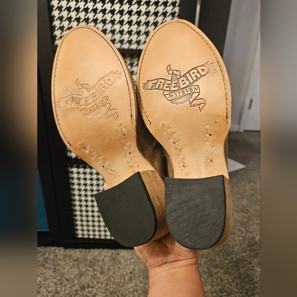Freebird by Steven - Quail in Tan Size 6 - Picture 5 of 6